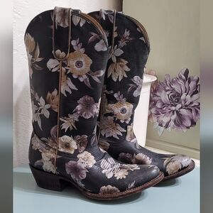 Shyanne Dark Romance Western Boots